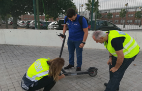 La Policía Local de Sagunto recibe formación específica sobre los patinetes eléctricos