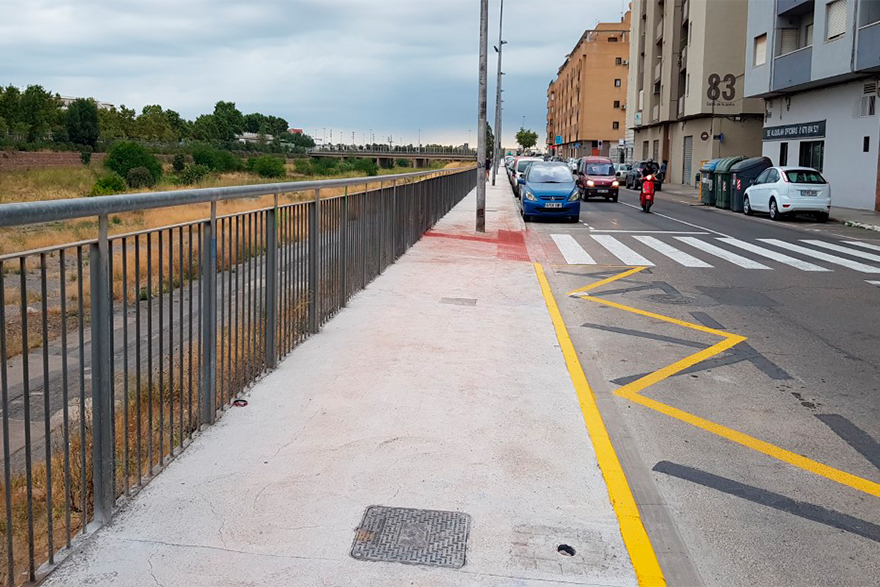 Finalitzen els treballs de millora d'accessibilitat i servicis de la vorera nord de l'avinguda Sants de la Pedra