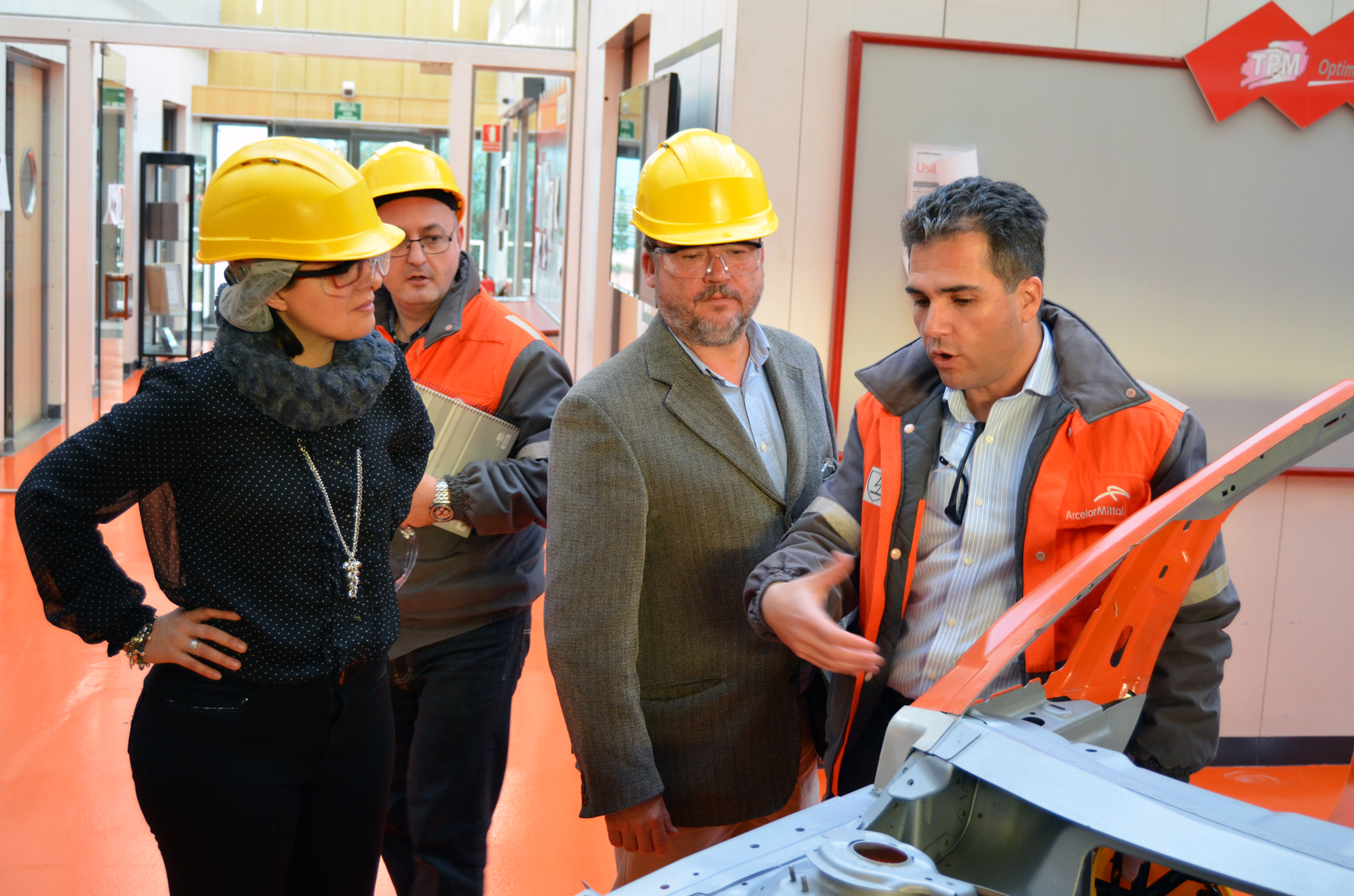 L'alcalde de Sagunt visita la planta d’ArcelorMittal per a conèixer de primera mà el procés productiu