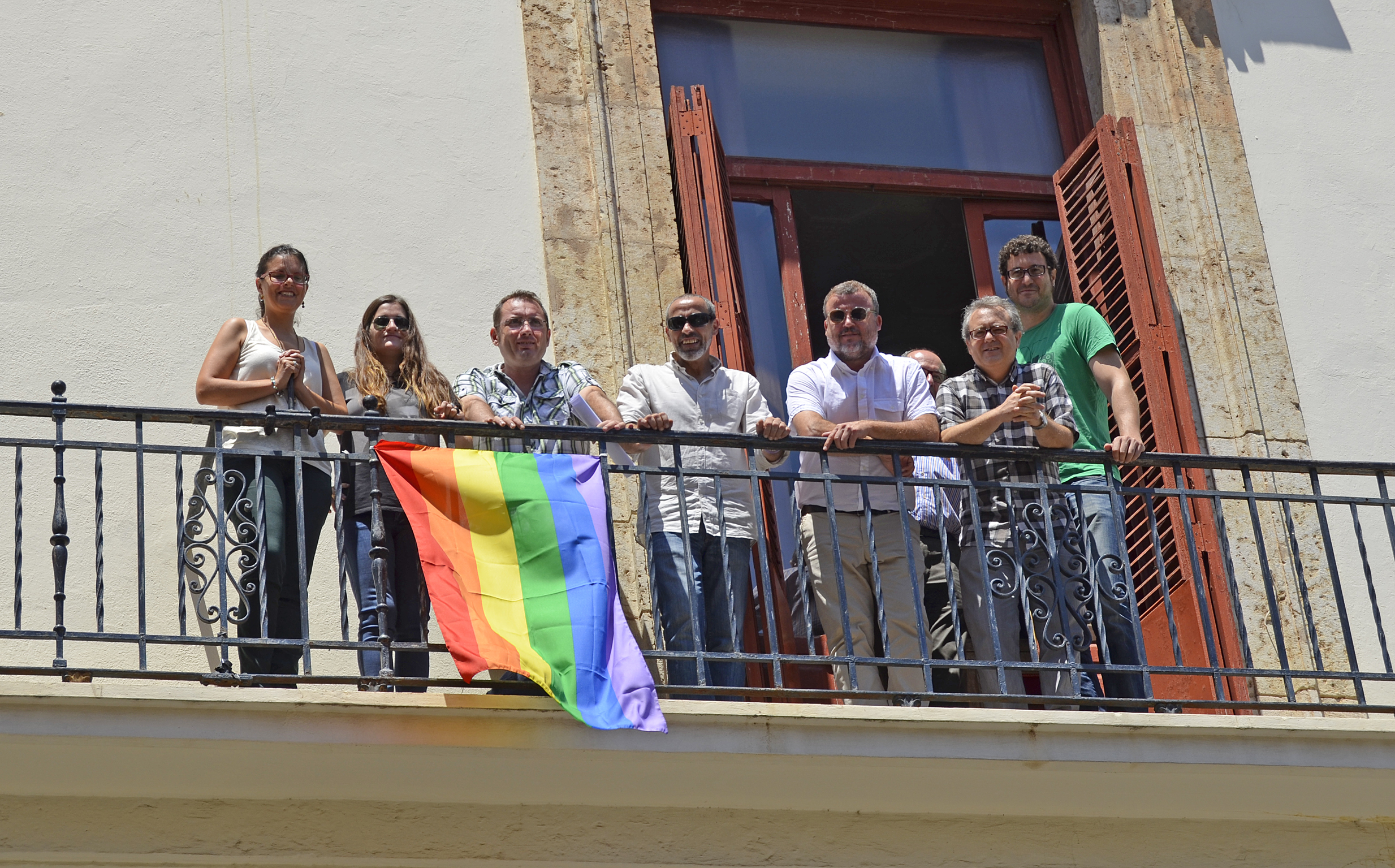 L'Ajuntament de Sagunt aprova impulsar i donar suport a les campanyes de sensibilització que potencien la visibilitat de les lesbianes