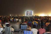 Cinema a la vora de la mar i classes de Zumba en les platges del municipi