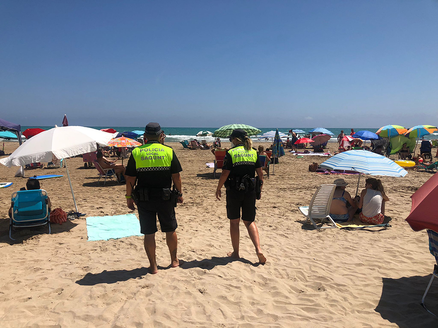 La secció de Platges de la Policia Local de Sagunt realitza quasi 2.000 intervencions en el que va d'estiu