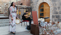 Mara Aranda y Jota Martínez ofrecieron un concierto y taller sobre música medieval en la Casa dels Berenguer