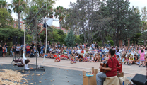 El espectáculo circense ‘Circant’ llena los jardines del Antiguo Sanatorio con música, teatro y acrobacias