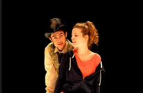 L'Ajuntament de Sagunt programa l'obra juvenil “L’Origen dels Espècies 2.0” de la companyia “Crit”