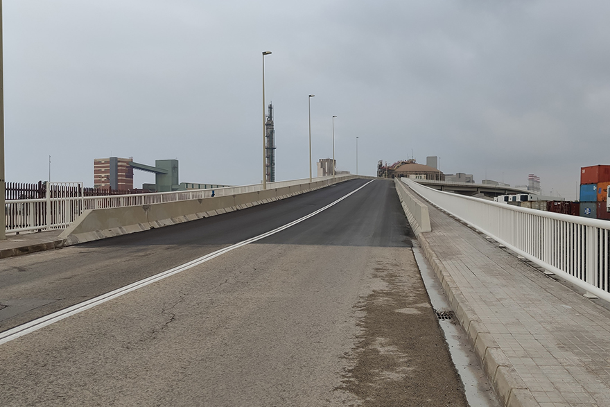 Finalitzen les obres de millora i modernització del polígon SEPES i del pont del polígon químic
