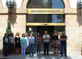 Sagunt guarda un minut de silenci pel presumpte assassinat masclista ocorregut en la localitat de Iznàjar