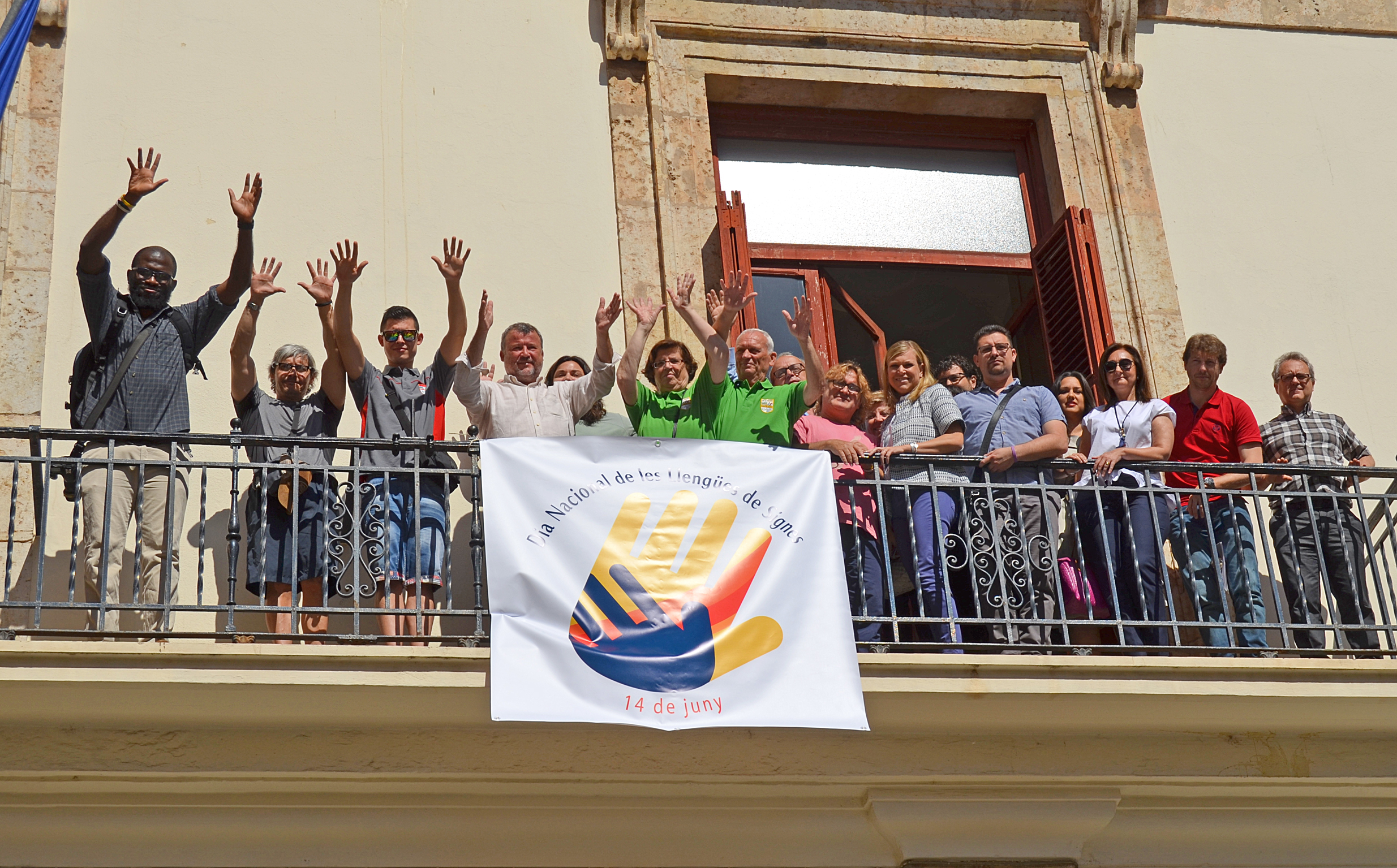El Ple de l'Ajuntament de Sagunt ha aprovat per unanimitat una declaració institucional amb motiu del Dia Nacional de les Llengües de Signes