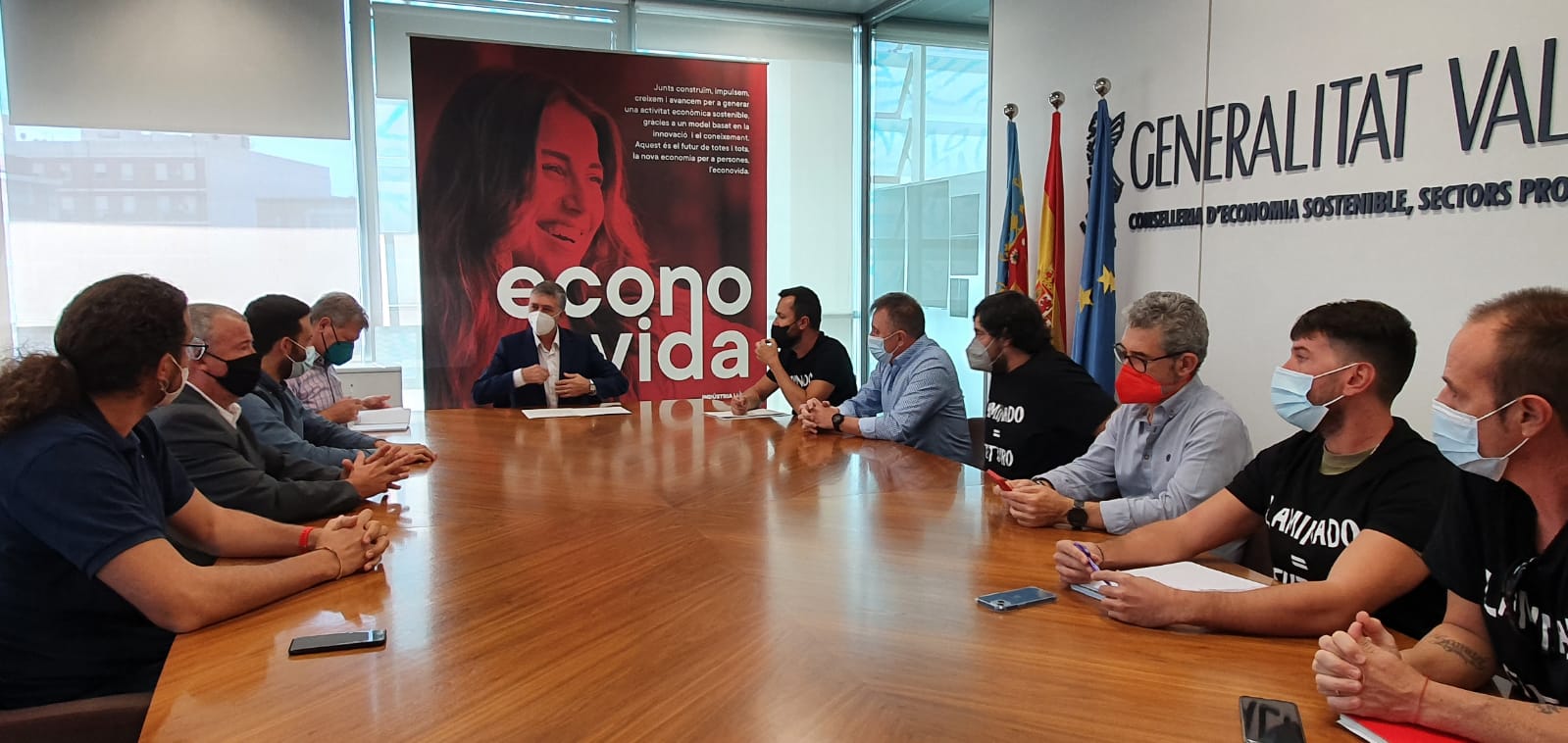 L'Ajuntament de Sagunt es reuneix amb el conseller d'Economia i el Comité d'Empresa de Pilkington per presentar-li la situació de l'empresa i buscar solucions