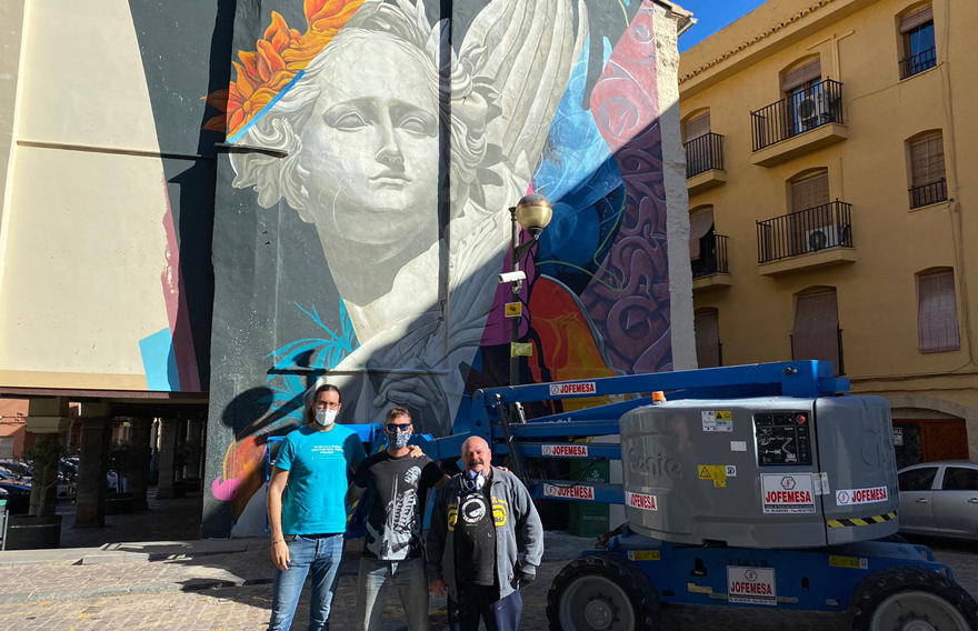 El Més Que Murs arriba a l'equador de l'edició de 2020 amb el mural que l'artista Kraser ha pintat a Sagunt