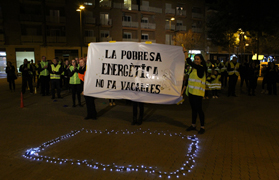 El acto solidario contra la pobreza energética congrega a multitud de participantes