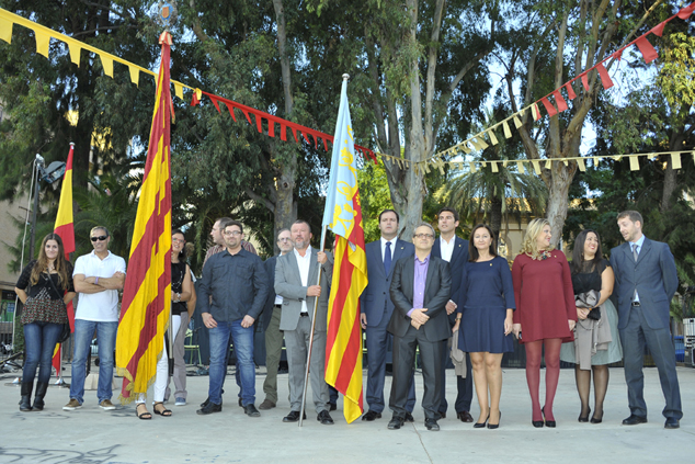 Continuen els actes per a commemorar el 9 d’Octubre amb “la baixada de la senyera” i un acte institucional