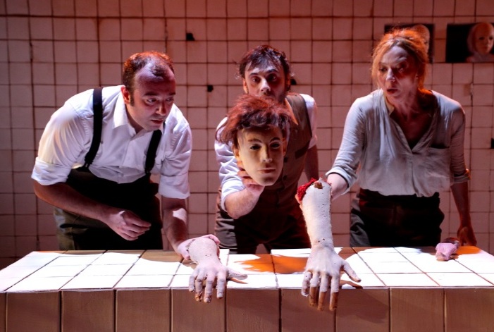 La companyia “La Dependent” presenta la comèdia negra “Rèquiem” al Centre Cultural Mario Monreal