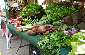 Nueva edición de ‘MercaOrigen’ en el mercado de Sagunto con productos artesanos, cultura y arte en directo
