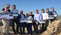Els “Voluntaris pel Patrimoni Històric Saguntí” lliuren la Plaça Dos de Maig neta a les autoritats